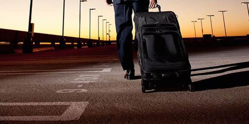 我和家人一起办好了澳大利亚旅游签证，现在可以自己一个人去澳大利亚吗？